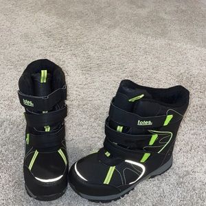 Totes Kids Winter boots